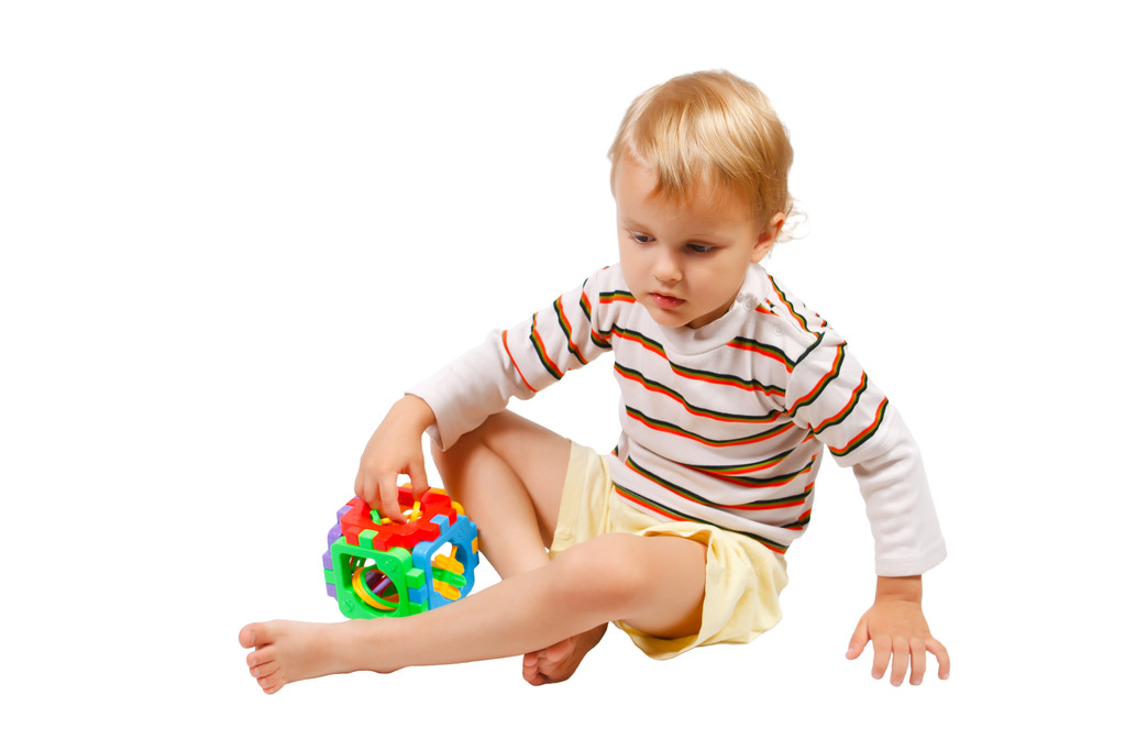 仍有很多孩子的童年因父母的远行而少了陪伴