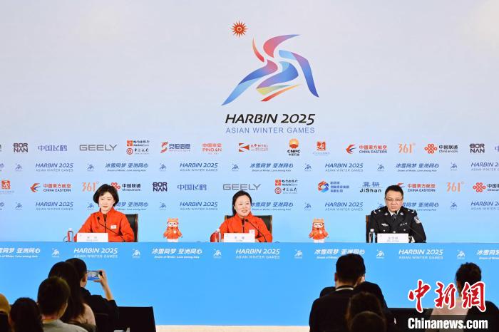 哈尔滨亚冬会火炬传递全线约11公里，由120名火炬