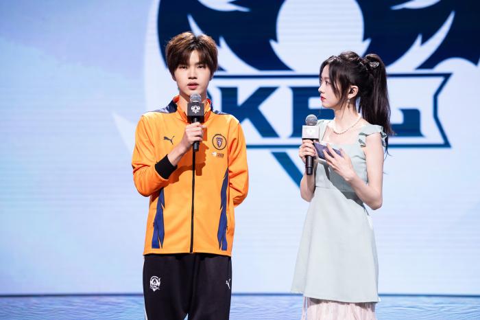 让机会降临赛场：钎城以租借身份加盟西安WE迎战