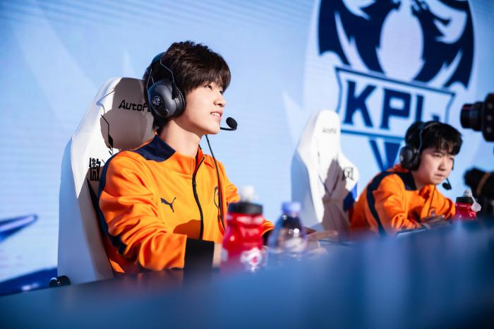 让机会降临赛场：钎城以租借身份加盟西安WE迎战