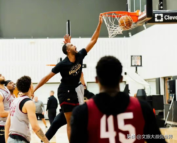 哈登助力骑士备战季后赛 球队氛围凝聚成夺冠利